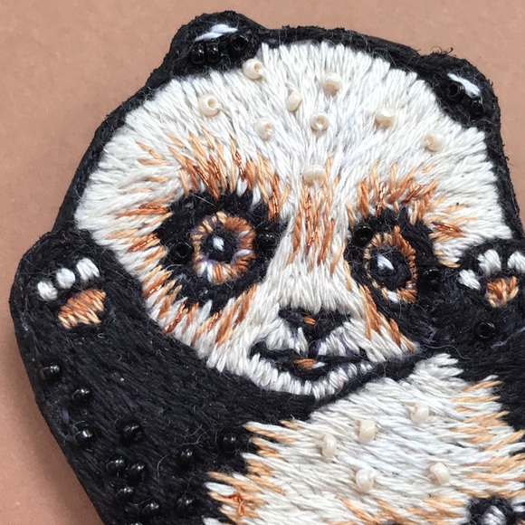 Panda 🐼 brooch - Picture 2 of 9